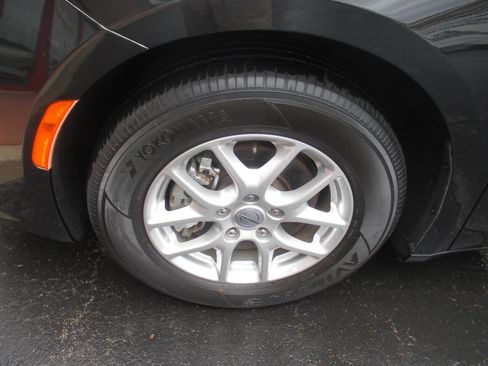 Used 2023 Chrysler Pacifica Touring-L FWD image 39