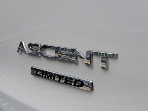 Used 2021 Subaru Ascent Limited w/ Technology Package AWD/4WD image 9