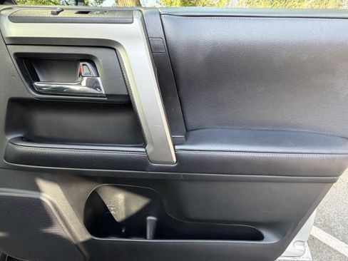 Used 2020 Toyota 4Runner SR5 Premium w/ Moonroof Package AWD/4WD image 43