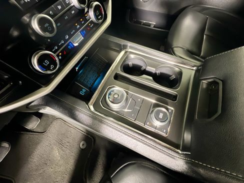 Used 2024 Ford Expedition XLT AWD/4WD image 26