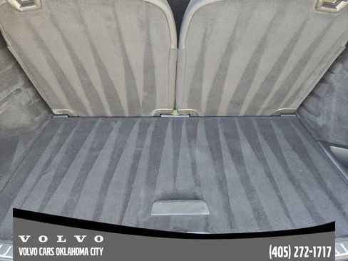 Certified 2025 Volvo XC90 B6 Plus image 32