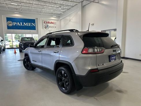 Used 2021 Jeep Cherokee Latitude Plus FWD image 8
