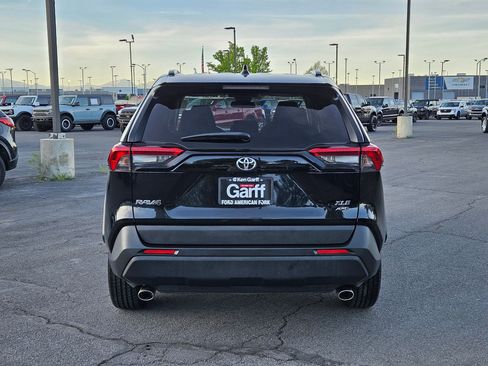 Used 2022 Toyota RAV4 XLE AWD/4WD image 7