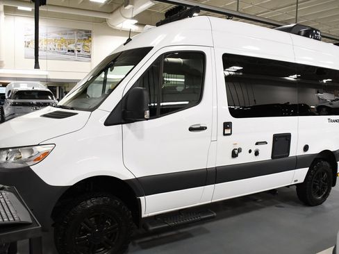 Used 2022 Mercedes-Benz Sprinter 144 Cargo image 4