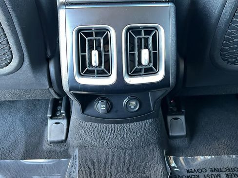 Used 2022 Kia Sorento LX image 25