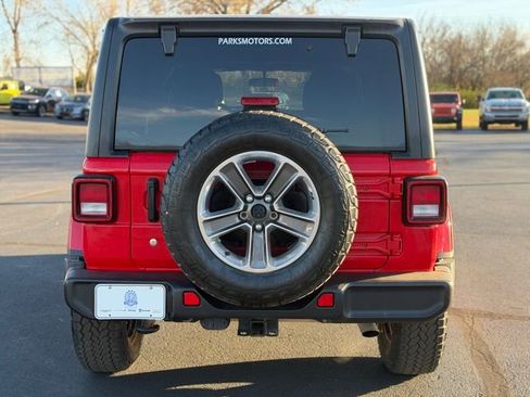 Used 2020 Jeep Wrangler Unlimited Sahara AWD/4WD image 6