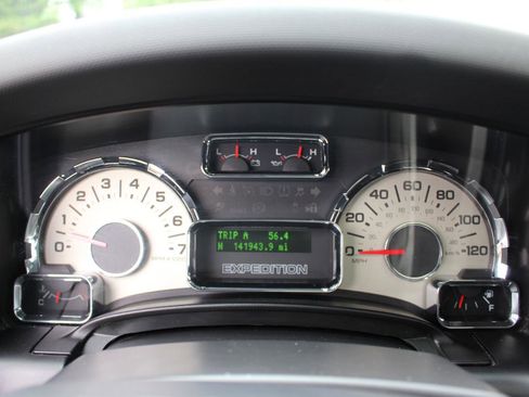 Used 2014 Ford Expedition Limited w/ Equipment Group 301A AWD/4WD image 22