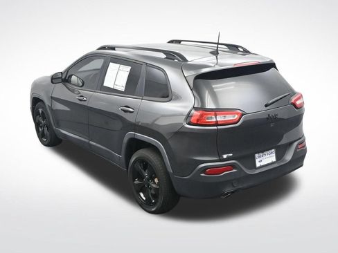 Used 2016 Jeep Cherokee Latitude FWD image 29