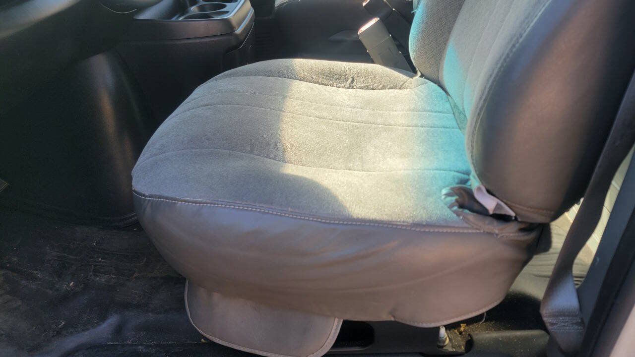 Used 2014 Chevrolet Express 3500 Extended RWD image 36