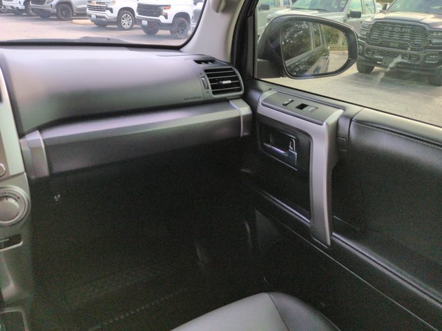 Used 2022 Toyota 4Runner SR5 Premium w/ Moonroof Package AWD/4WD image 16