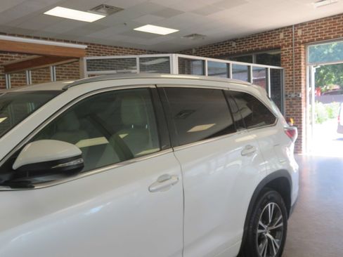 Used 2016 Toyota Highlander XLE FWD image 80