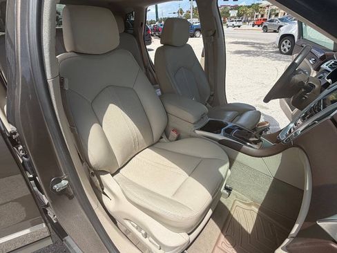 Used 2014 Cadillac SRX Luxury w/ Driver Awareness Package FWD image 10