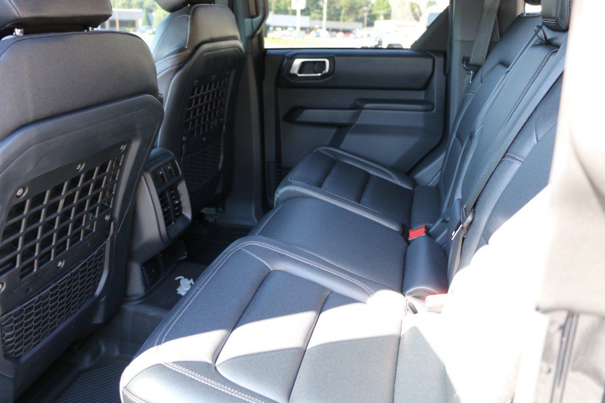 Used 2025 Ford Bronco Badlands AWD/4WD image 29
