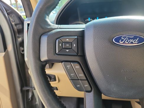 Used 2020 Ford F150 XLT w/ Equipment Group 302A Luxury AWD/4WD image 17