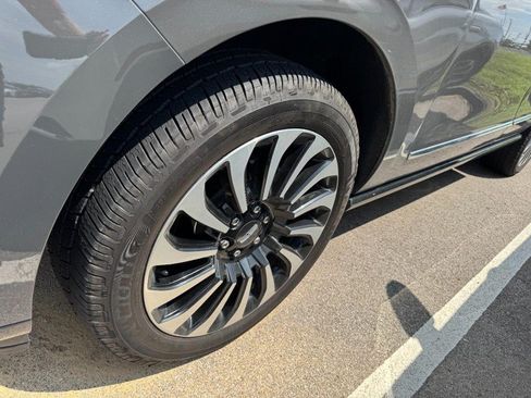 Used 2024 Lincoln Navigator Black Label AWD/4WD image 4