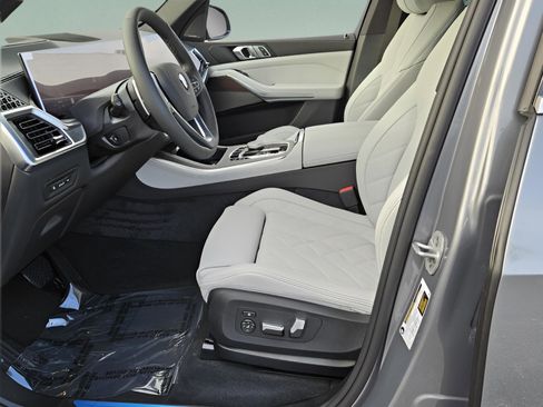 New 2026 BMW X5 sDrive40i w/ Premium Package image 8