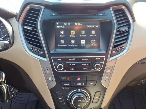 Used 2017 Hyundai Santa Fe Sport image 17