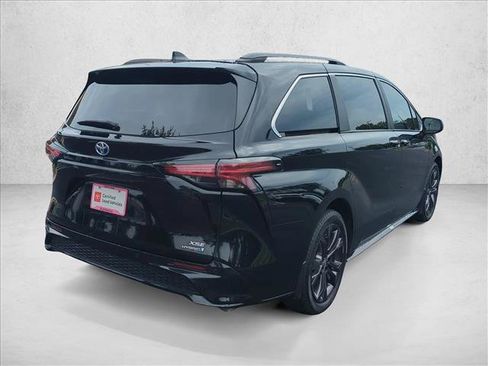 Used 2024 Toyota Sienna XSE w/ XSE Plus Package FWD image 5