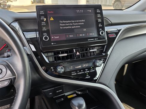 Used 2023 Toyota Camry XSE image 9