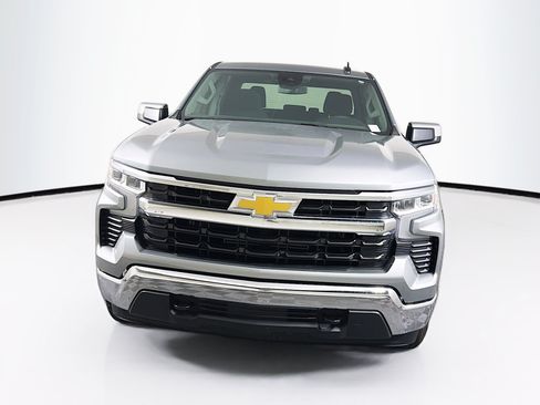 Used 2024 Chevrolet Silverado 1500 LT AWD/4WD image 2