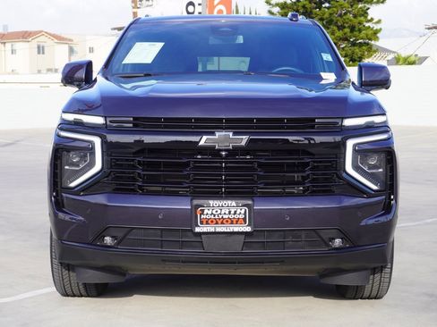 Used 2025 Chevrolet Suburban RST image 3