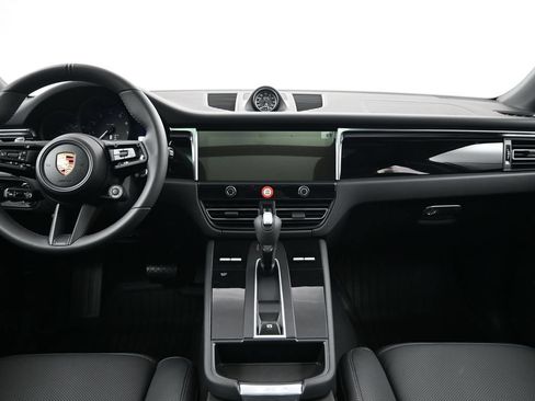 Used 2026 Porsche Macan AWD/4WD image 9