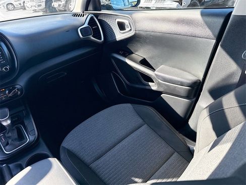 Used 2021 Kia Soul S image 25