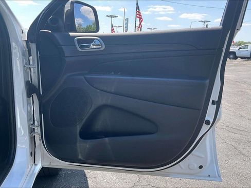 Used 2021 Jeep Grand Cherokee Laredo X AWD/4WD image 26