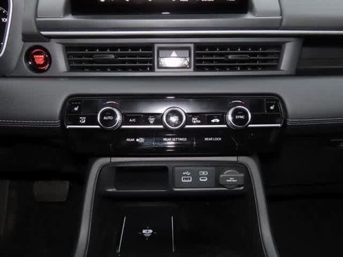 New 2025 Honda Pilot Touring image 23