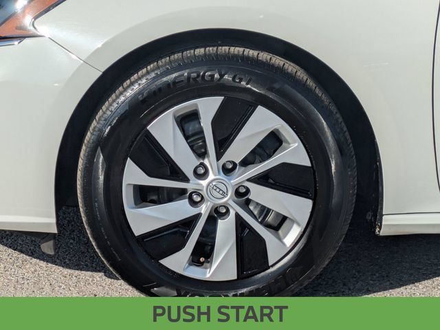 Used 2025 Nissan Altima 2.5 S FWD image 12