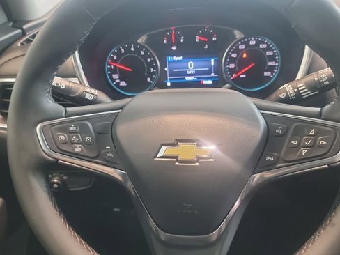 Used 2023 Chevrolet Equinox LT AWD/4WD image 12