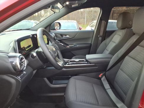 Used 2025 Chevrolet Equinox LT image 12