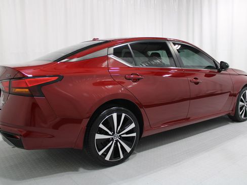 Used 2021 Nissan Altima 2.5 SR AWD/4WD image 6