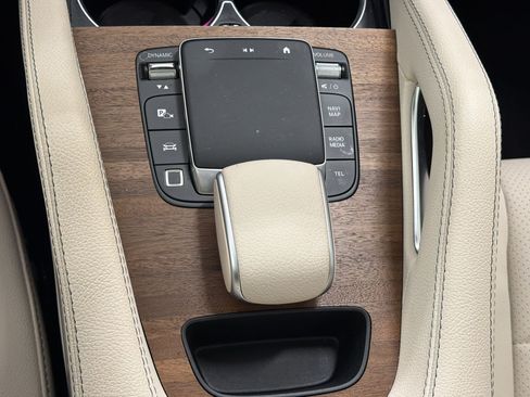 Used 2025 Mercedes-Benz GLE 450 4MATIC image 18