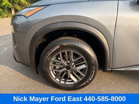 Used 2024 Nissan Rogue S FWD image 9