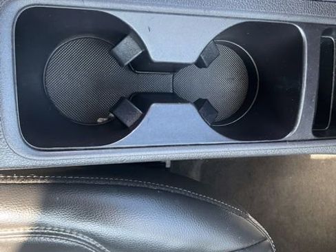 Used 2019 Ford Escape SEL image 17