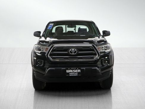 Used 2017 Toyota Tacoma SR5 w/ Tow Package AWD/4WD image 11