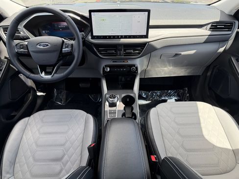 Used 2024 Ford Escape Platinum w/ Premium Technology Package AWD/4WD image 23