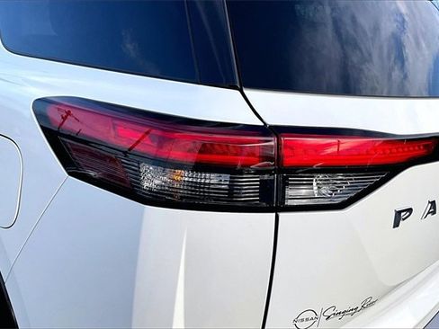 Certified 2023 Nissan Pathfinder SL image 20