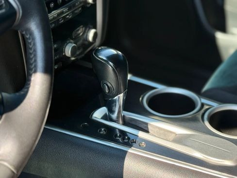 Used 2014 Nissan Pathfinder SV image 12