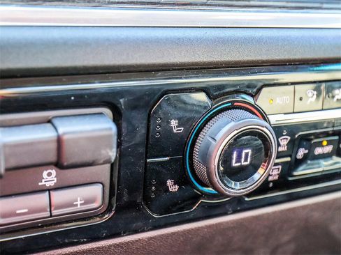 Used 2023 Chevrolet Silverado 1500 LT image 29