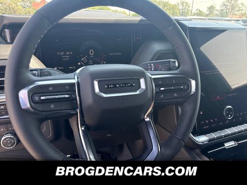 New 2026 GMC Yukon Denali w/ LPO, Floor Liner Package AWD/4WD image 4