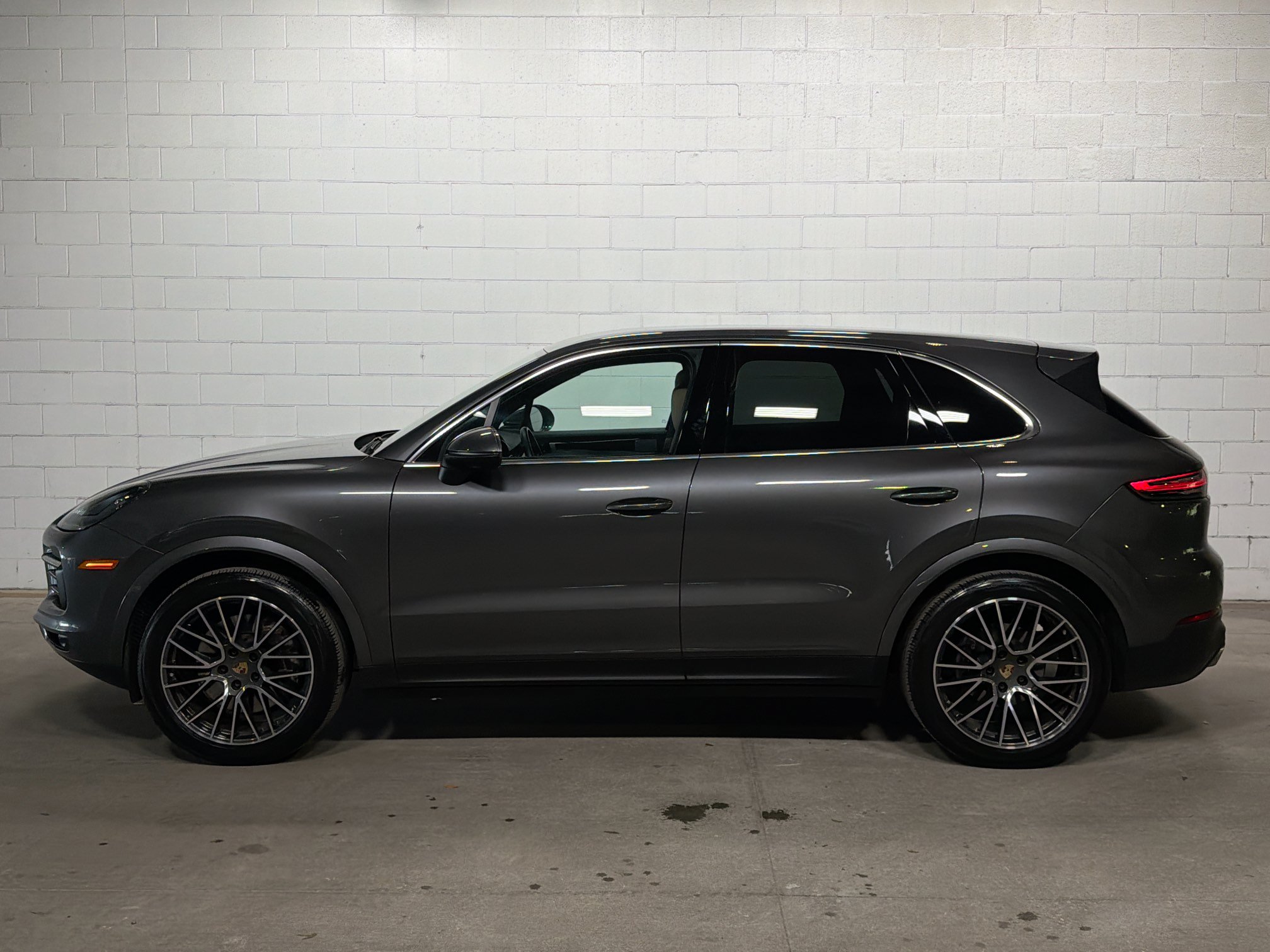 Certified 2023 Porsche Cayenne AWD/4WD image 2