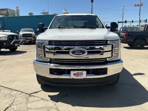 Used 2019 Ford F250 XLT AWD/4WD image 3