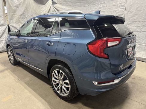 Used 2024 GMC Terrain Denali w/ Denali Premium Package AWD/4WD image 4