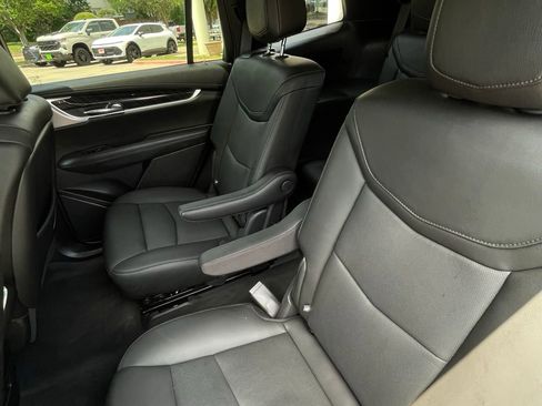 Used 2024 Cadillac XT6 Premium Luxury w/ Technology Package FWD image 26