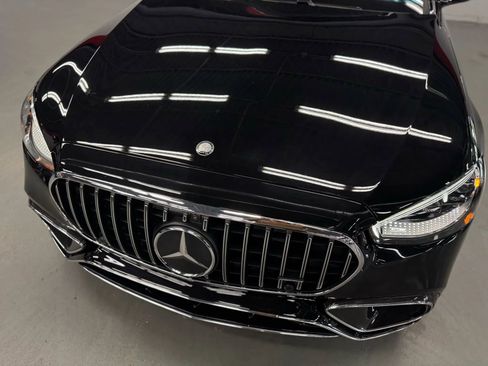 Used 2024 Mercedes-Benz S 63 AMG S w/ Carbon Fiber Exterior Package image 32