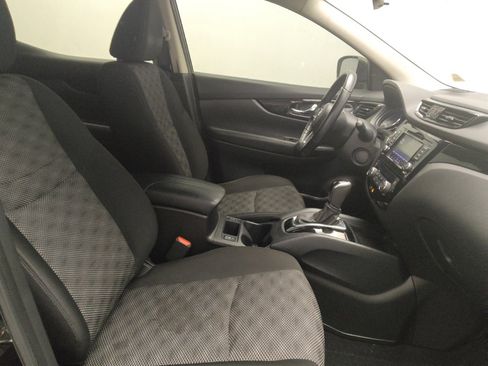 Used 2021 Nissan Rogue Sport SV FWD image 21