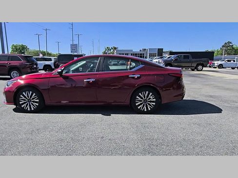 Used 2025 Nissan Altima 2.5 SV image 29