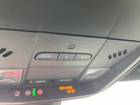 Used 2023 Buick Enclave Essence w/ Sport Touring Edition image 32